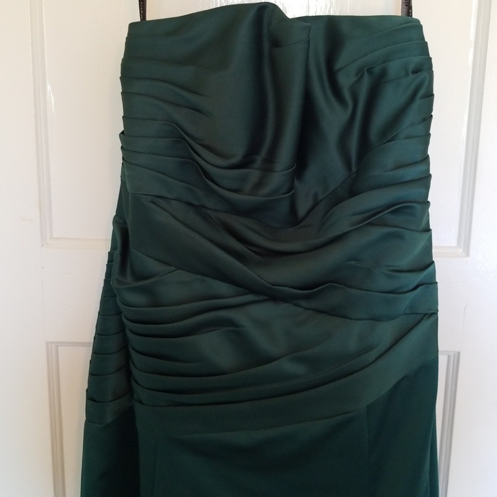 Gown - Picture 2 of 5